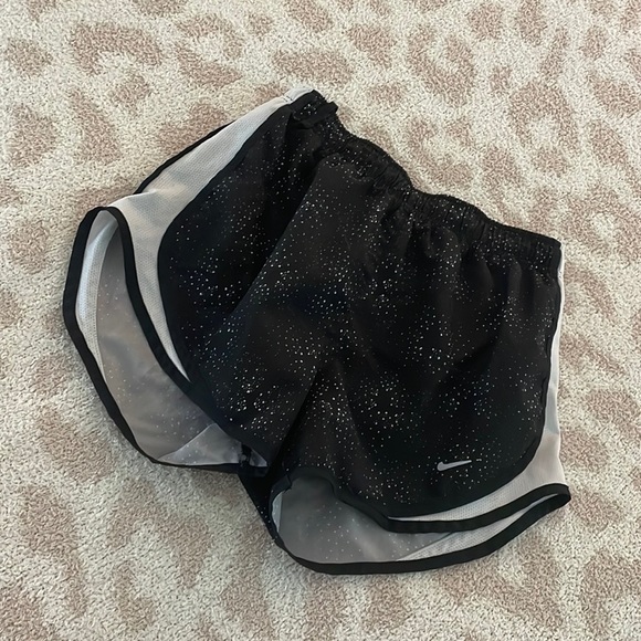 Nike‎ Dri Fit Shorts - Picture 1 of 8